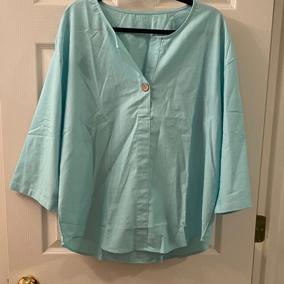 Aqua Women's Top - Picture 1 of 6